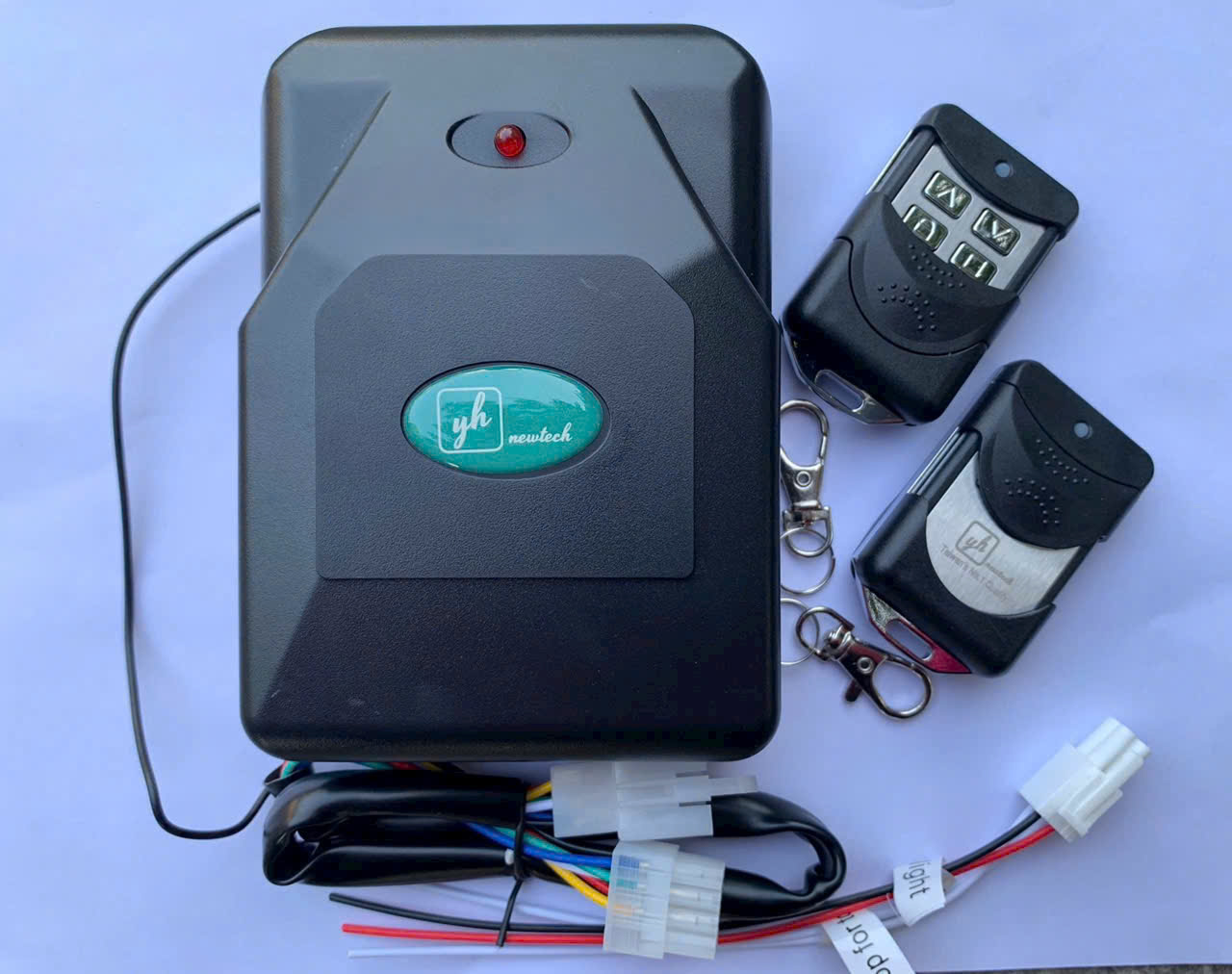 Bán và hướng dẫn lắp đặt hộp điều khiển cửa cuốn tại phường Phú Thọ Hòa.