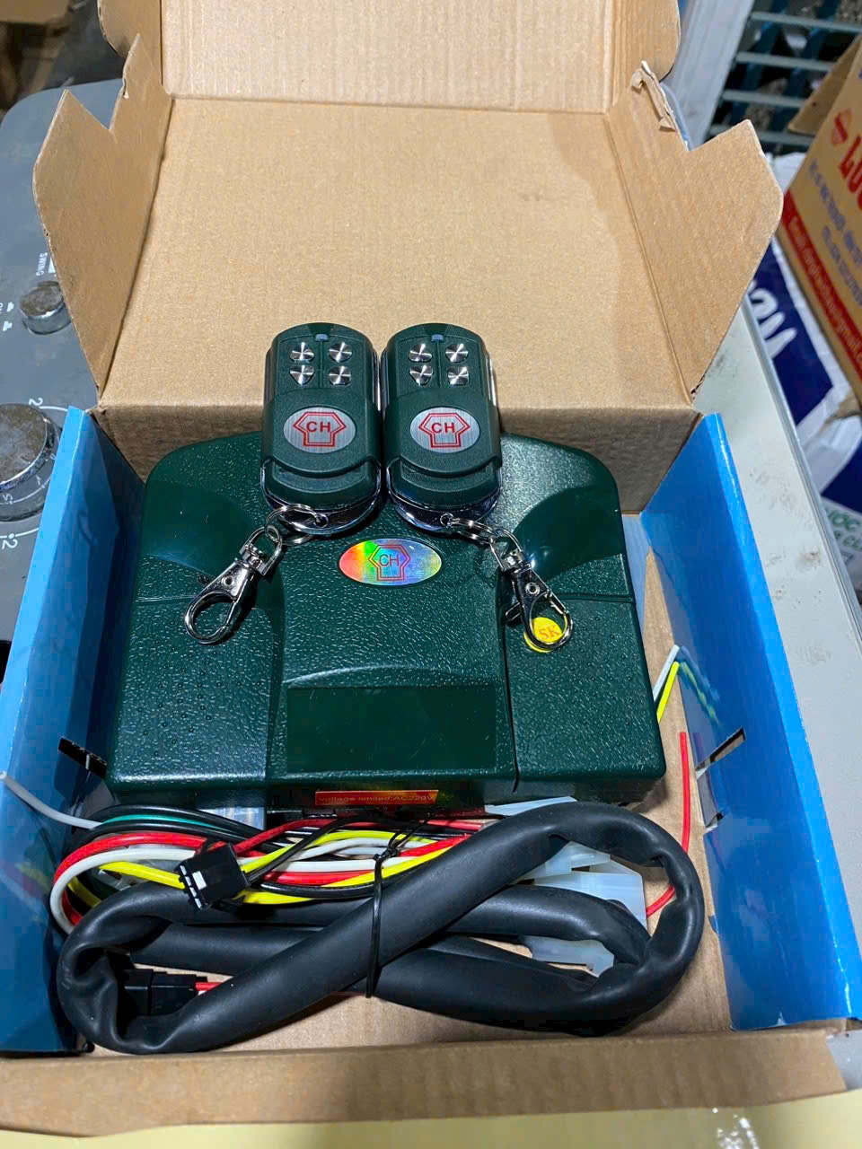 Chuyên sửa chìa khoá cửa cuốn (remote, tay điều khiển) bị hư tại phường Vĩnh Hội