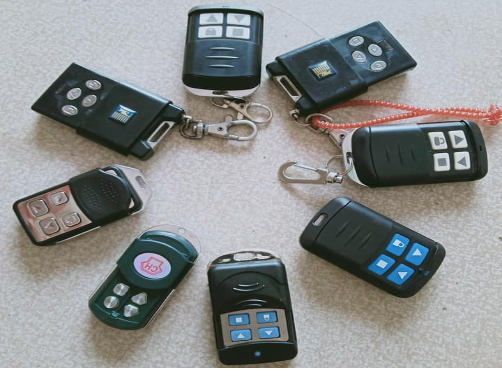 Chuyên sửa chìa khoá cửa cuốn (remote, tay điều khiển) bị hư tại quận GÒ VẤP