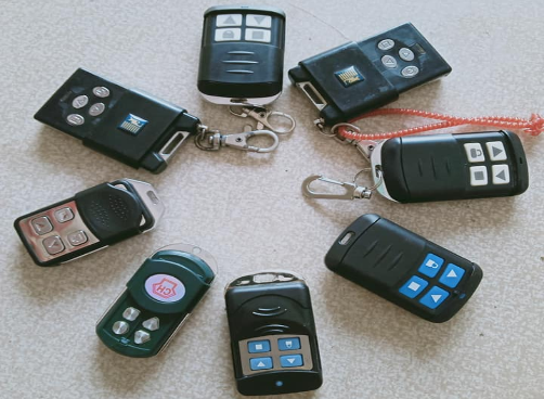 Chuyên sửa cửa cuốn không hoạt động, bị kẹt, bị kêu, xổ lô, remote tại phường Bình Tây.