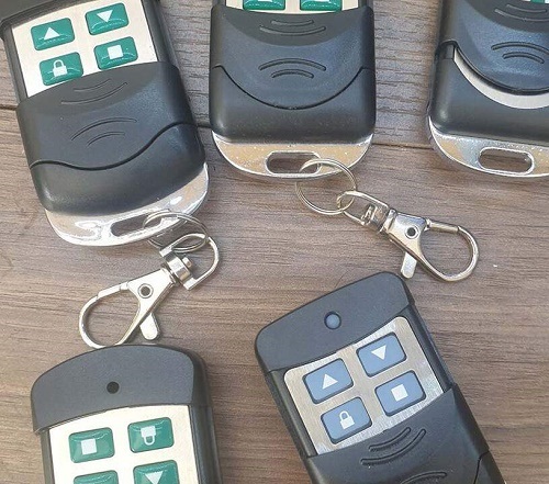 Giá làm khoá cửa cuốn (tay điều khiển, remote) tại phường Tân Hưng