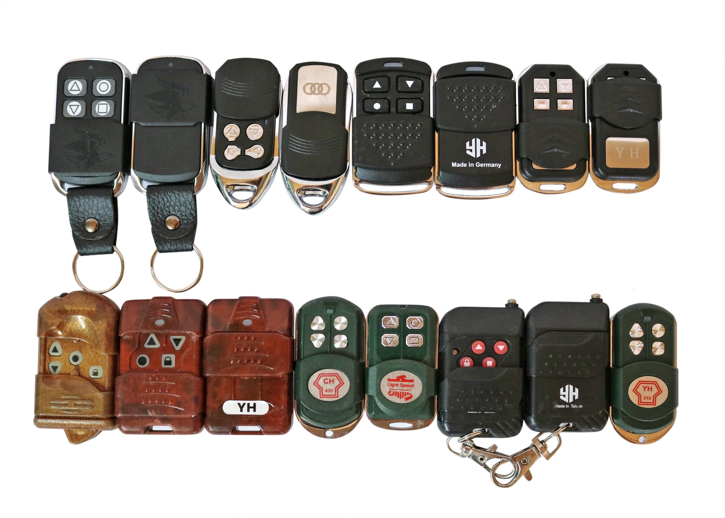 Giá làm khoá cửa cuốn (tay điều khiển, remote) tại phường Xuân Hòa