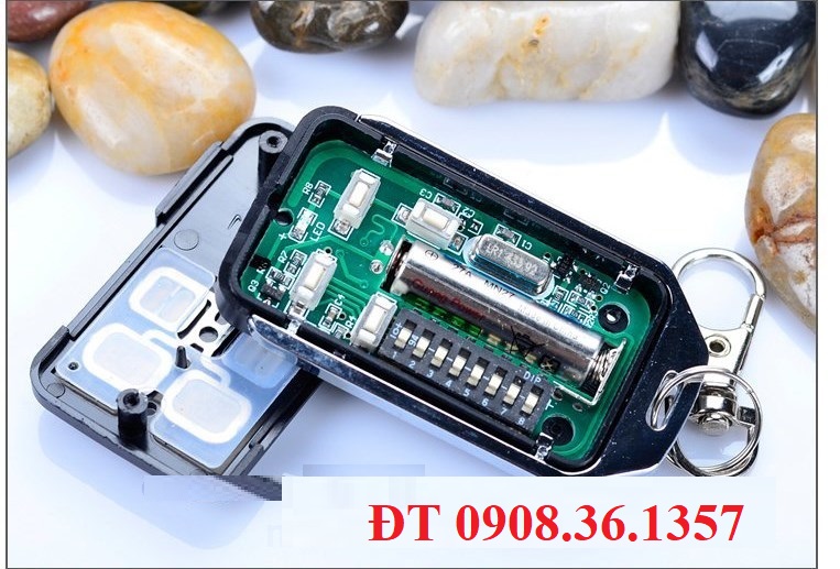 Làm thêm, sao chép tay điều khiển từ xa cửa cuốn tại nhà, quận 3