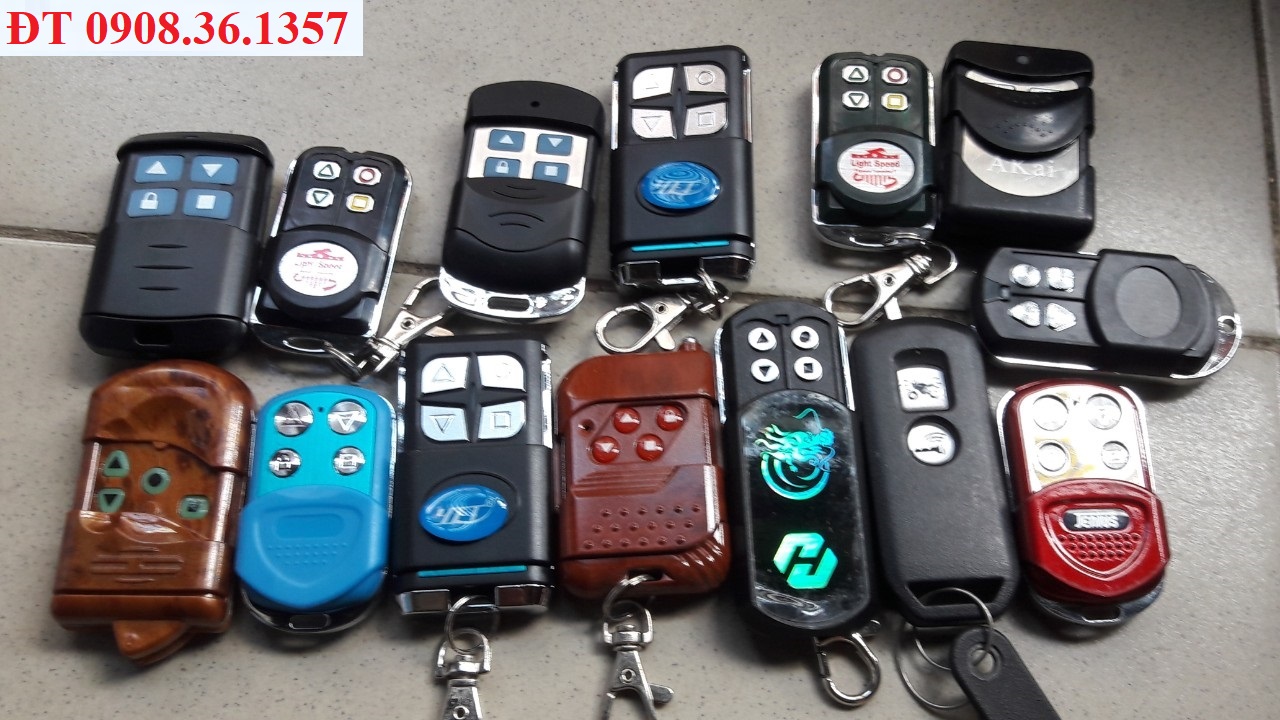 Làm thêm, sao chép tay điều khiển từ xa cửa cuốn tại nhà, quận 4