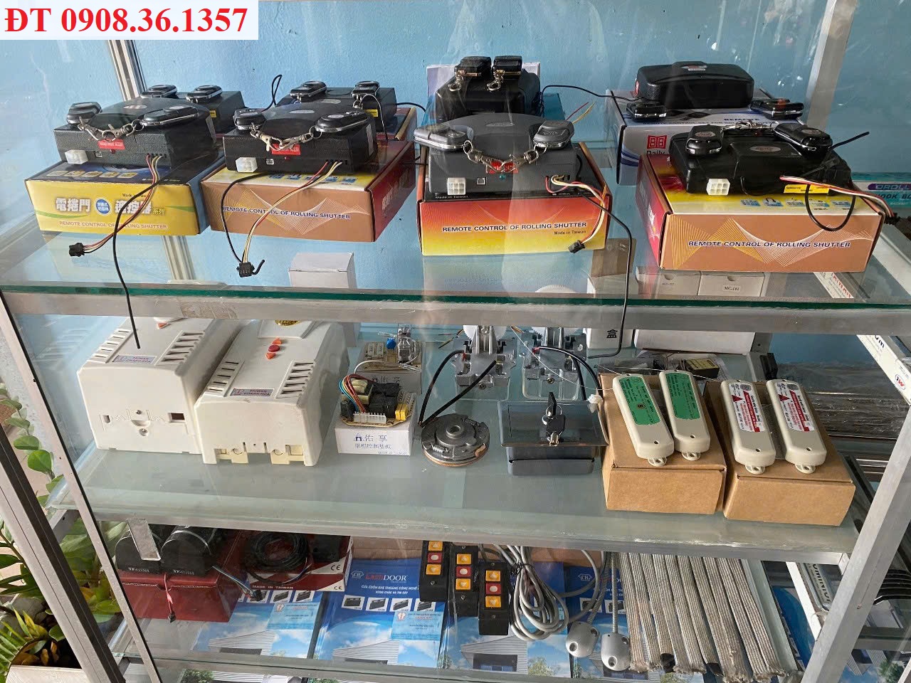 Làm thêm, sao chép tay điều khiển từ xa cửa cuốn tại nhà, quận 6
