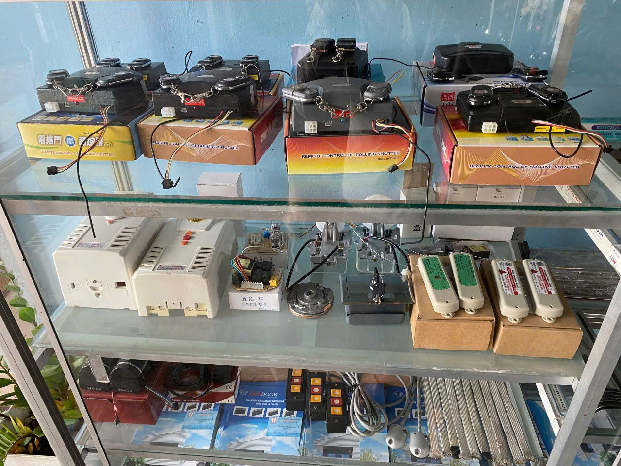 Sao chép, đánh chìa khoá cửa cuốn (remote) tại nhà, xã Phú Hòa Đông TPHCM