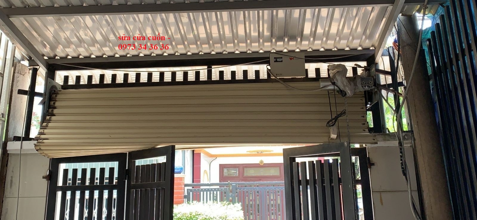 Sửa cửa cuốn tại phường Khánh Hội TPHCM - Sửa cửa bị kẹt, bấm remote cửa không chạy