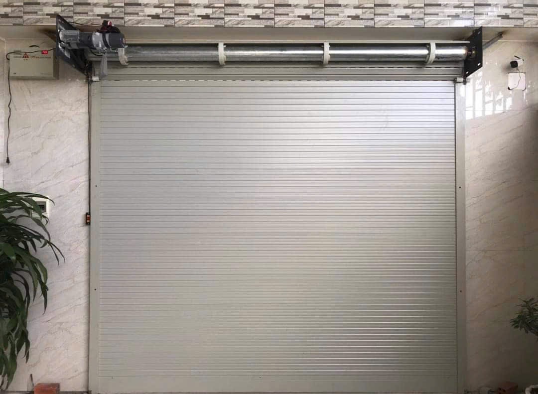 Sửa cửa cuốn tại phường Thới An TPHCM - Sửa cửa bị kẹt, bấm remote cửa không chạy