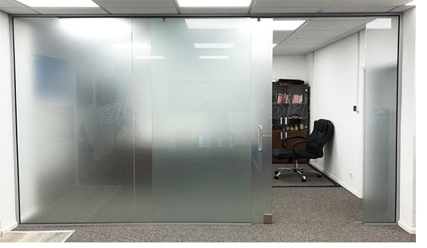 Sửa cửa kính cường lực giá rẻ tại quận Bình Thạnh- Hotline: 0908 36 1357