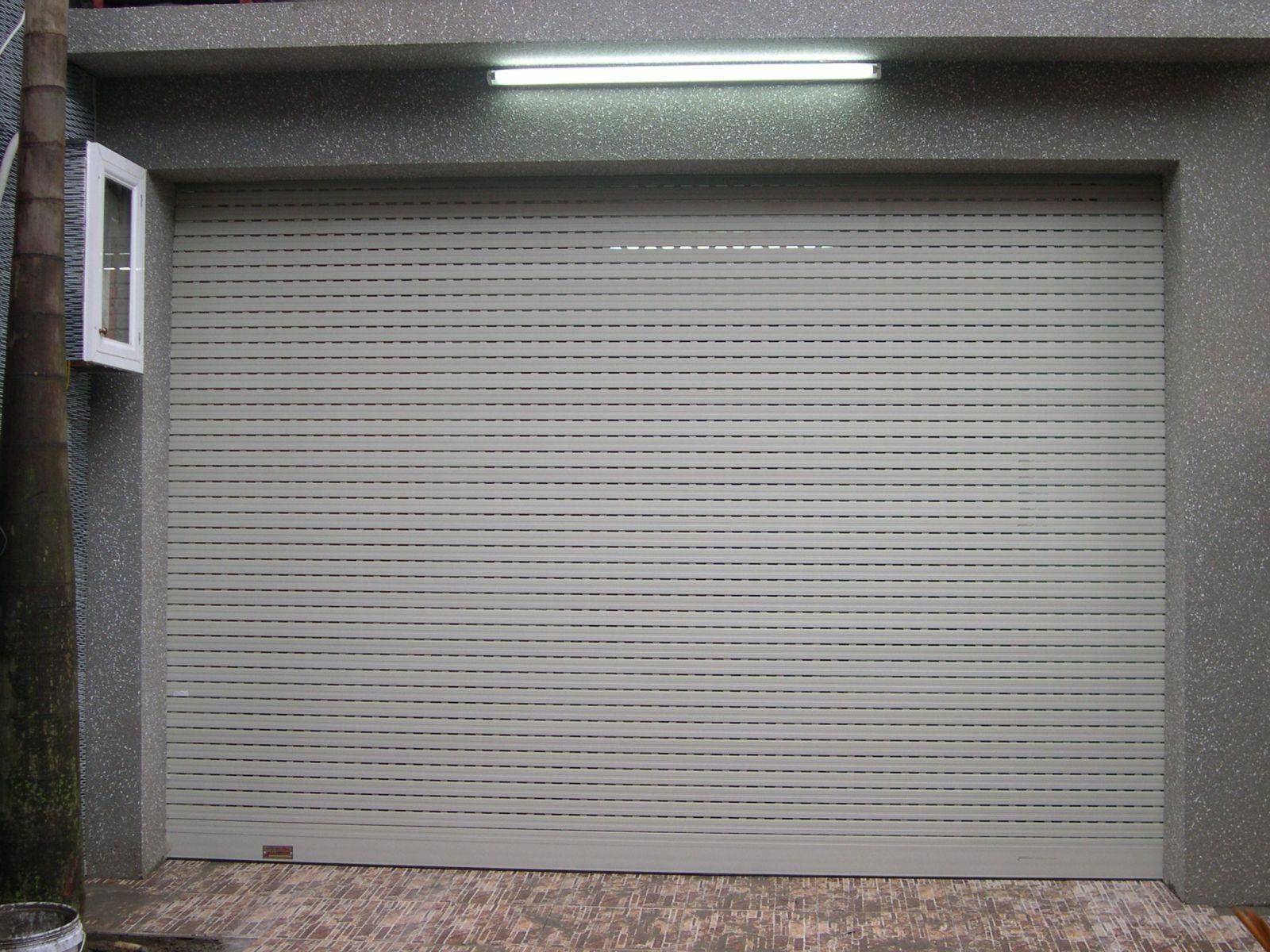 Thợ làm cửa cuốn tại Tân Phú TPHCM