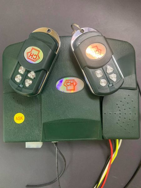 Thợ làm khoá bấm cửa cuốn tại Tân Bình TPHCM