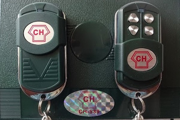 Thợ làm thêm remote cửa cuốn tại quận 11
