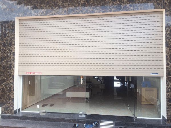 Thợ sửa cửa cuốn tại quận 1