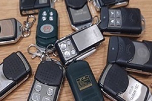 Chuyên sửa chìa khoá cửa cuốn (remote, tay điều khiển) bị hư tại phường Phú Thọ
