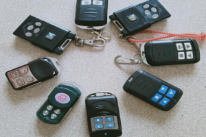 Chuyên sửa chìa khoá cửa cuốn (remote, tay điều khiển) bị hư tại quận GÒ VẤP