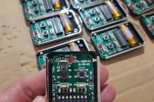 Giá làm khoá cửa cuốn (tay điều khiển, remote) tại phường Bình Tây