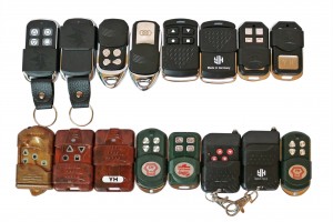 Giá làm khoá cửa cuốn (tay điều khiển, remote) tại phường Xuân Hòa