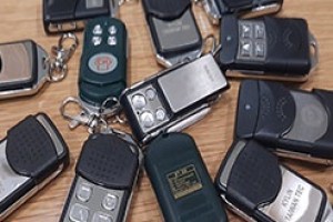 Giá làm khoá cửa cuốn (tay điều khiển, remote) tại xã Cần Giờ