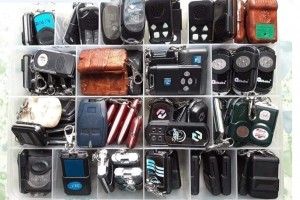 Làm thêm, sao chép tay điều khiển từ xa cửa cuốn tại nhà, quận 8