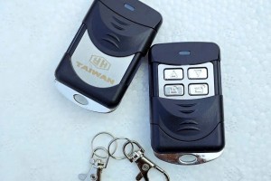 Sao chép, đánh chìa khoá cửa cuốn (remote) tại nhà, phường Tân Định TPHCM