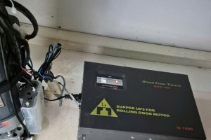 Sửa cửa cuốn tại phường Bình Thới TPHCM - Sửa cửa bị kẹt, bấm remote cửa không chạy