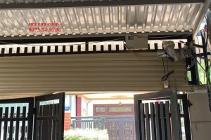 Sửa cửa cuốn tại phường Tân Thới Hiệp TPHCM - Sửa cửa bị kẹt, bấm remote cửa không chạy