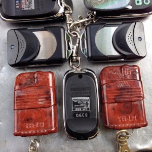 Thợ đánh khóa cửa cuốn tại quận Tân Phú - Hotline 0908 36 1357