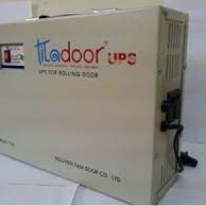 Thợ thi công lắp đặt bình lưu điện cửa cuốn tại quận Thủ Đức