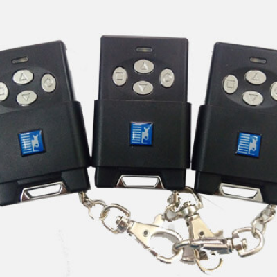Điều khiển cửa cuốn austdoor 4 nút chính hãng