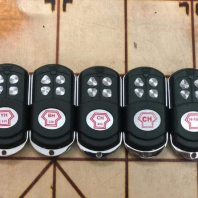 Làm mới khoá cửa cuốn quận Bình Tân