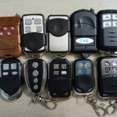 Làm thêm tay điều khiển cửa cuốn tại quận 3 - Hotline 0908 36 1357
