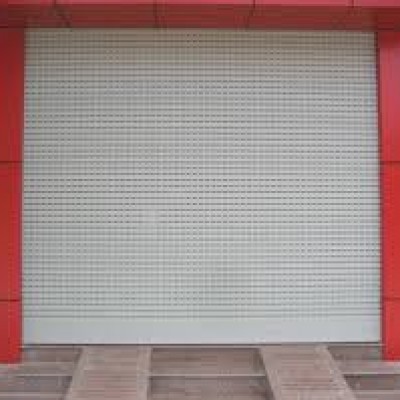 Thợ bảo trì cửa cuốn tại Hóc Môn TPHCM